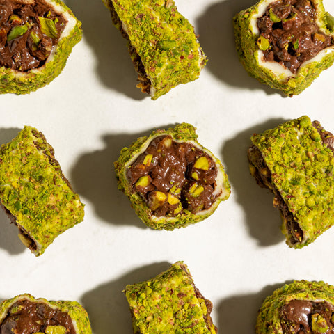 Chocolate-covered Antep pistachio wrapped Turkish delight 500g